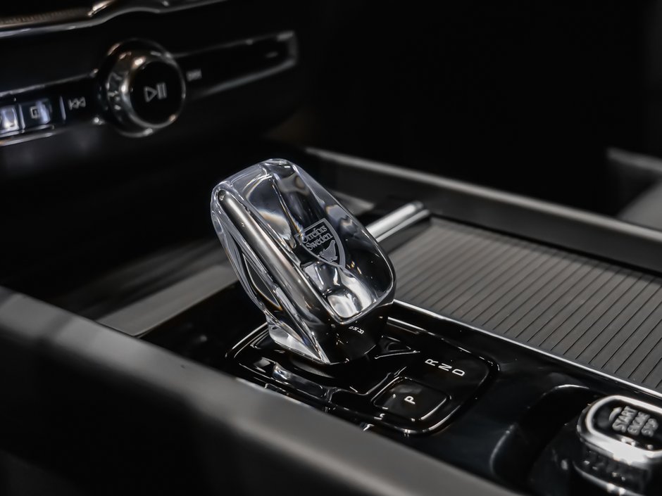 2026 Volvo XC60 Ultra Black Edition-11