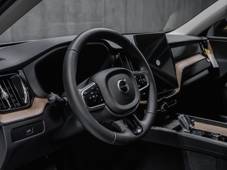 2026 Volvo XC60 Plus-7