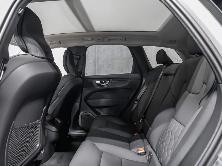 2026 Volvo XC60 Plus-10