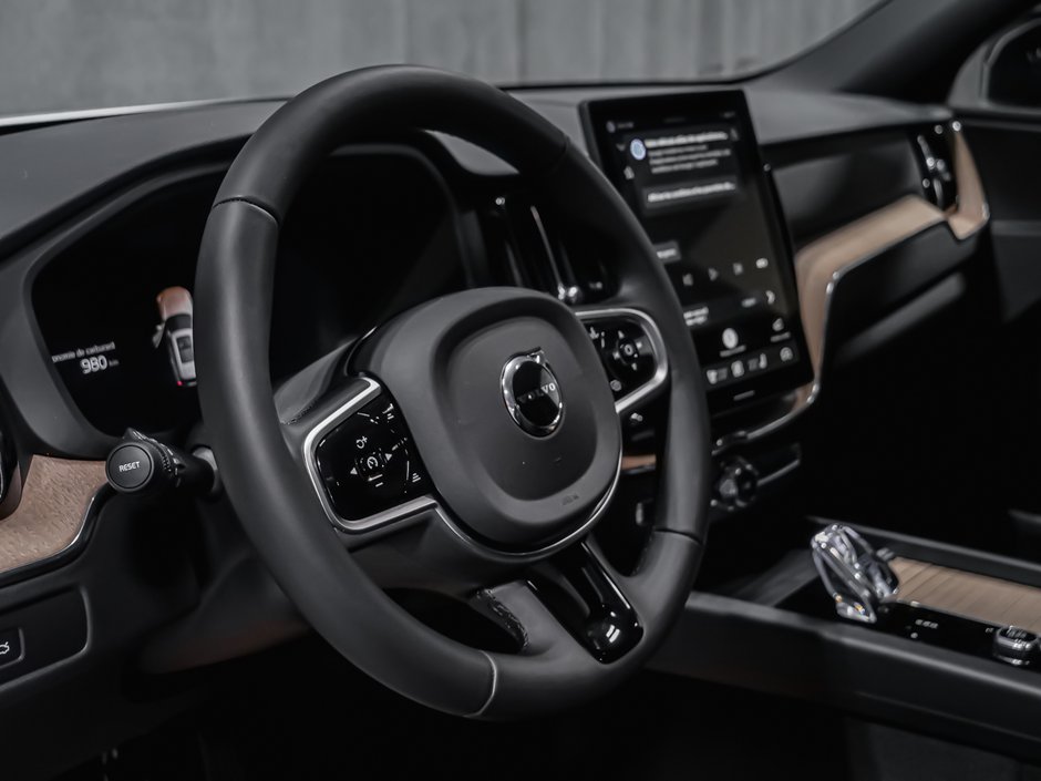 2026 Volvo XC60 Plus-7