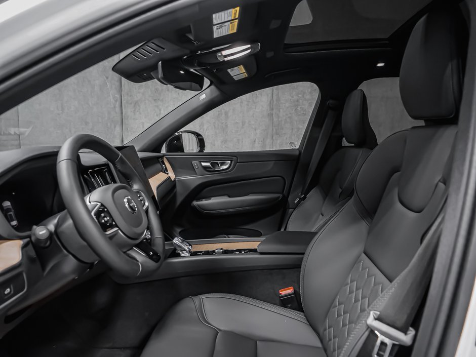2026 Volvo XC60 Plus-10