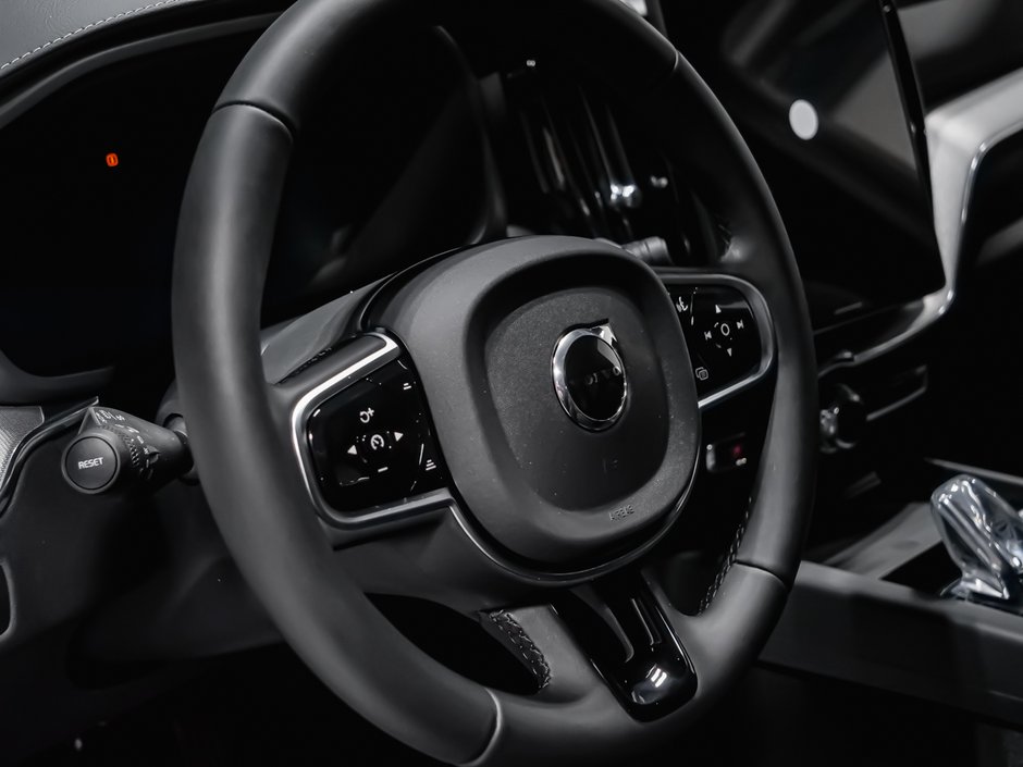 2026 Volvo XC60 Ultra Black Edition-10