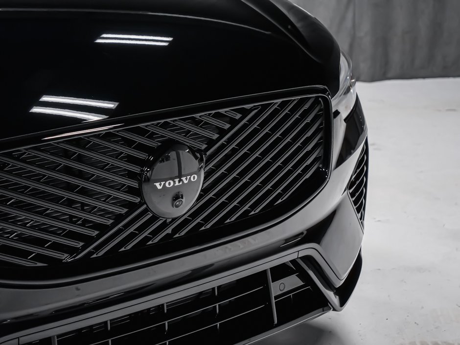 2026 Volvo XC60 Ultra Black Edition-13