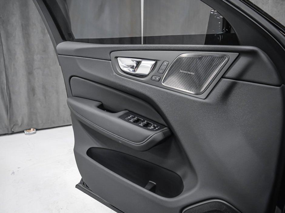 Volvo XC60 B5 ULTRA DARK 2026-9
