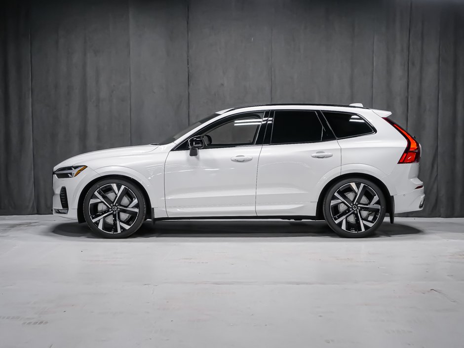 2027 Volvo XC60 Ultra (Dark Theme)-2