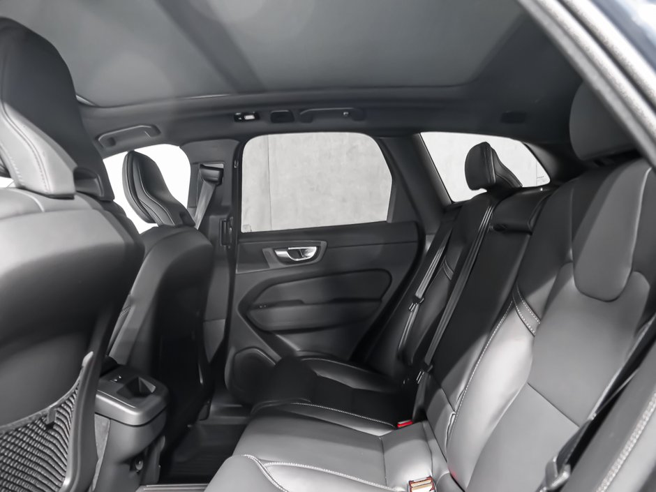 Volvo XC60 Plus Black Edition 2027-14