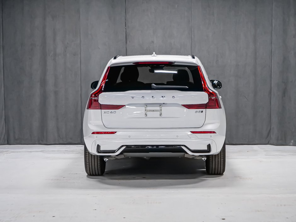 2027 Volvo XC60 Core (Dark Theme)-4