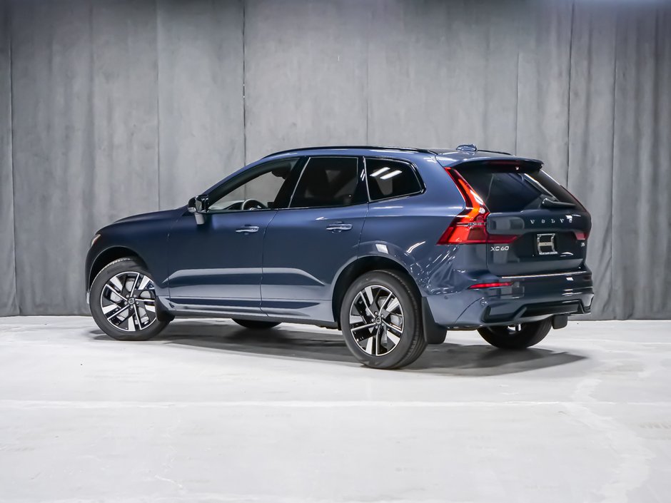 2027 Volvo XC60 Plus (Dark Theme)-3