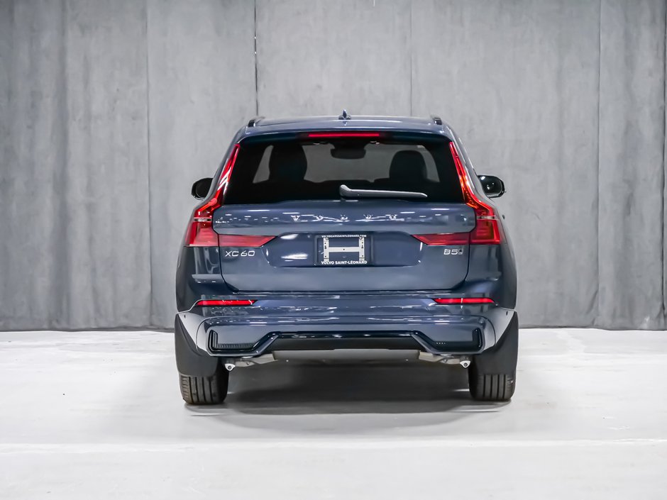 2027 Volvo XC60 Plus (Dark Theme)-4
