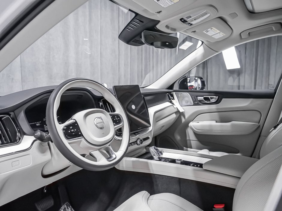 2027 Volvo XC60 Ultra (Dark Theme)-5