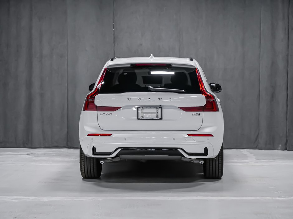 2027 Volvo XC60 Ultra (Dark Theme)-4