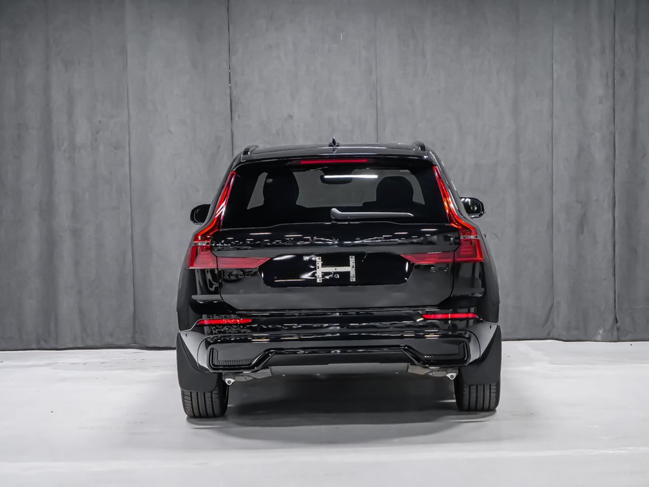 2027 Volvo XC60 Plus Black Edition-4