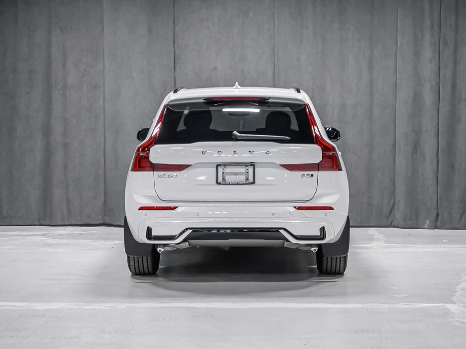 Volvo XC60 Core (Dark Theme) 2027-4