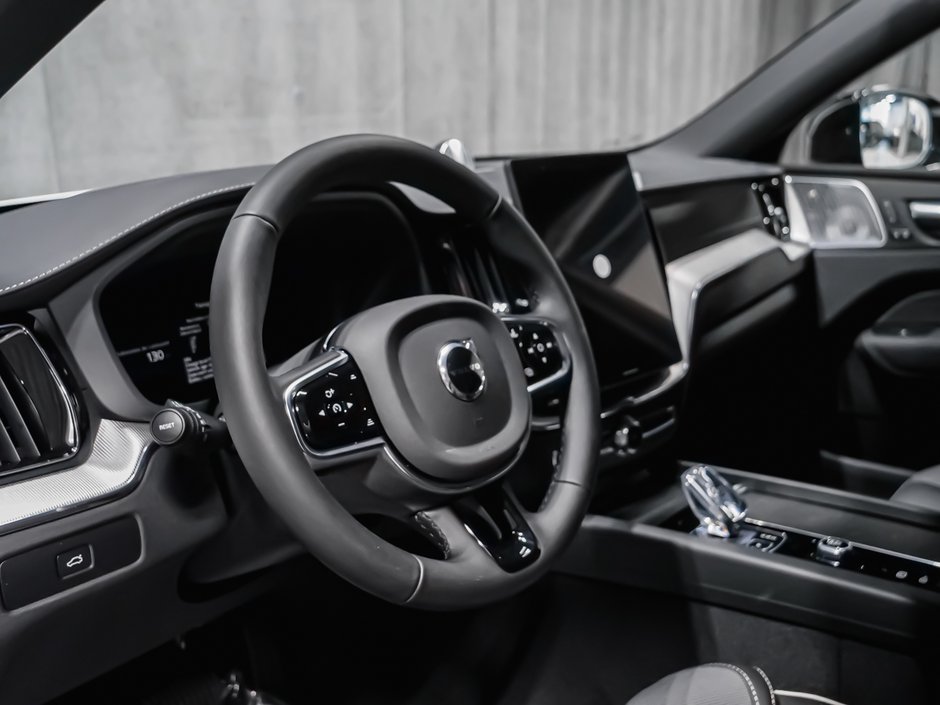 2027 Volvo XC60 Ultra Black Edition-7