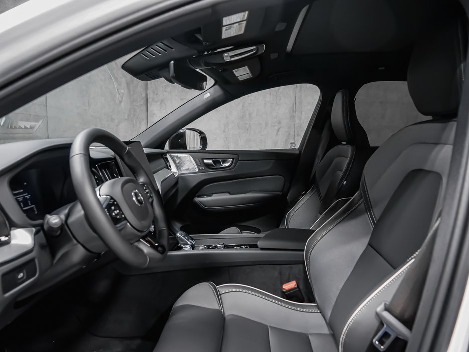 2027 Volvo XC60 Ultra Black Edition-11