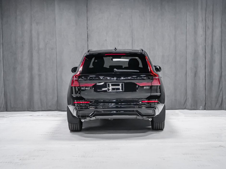 Volvo XC60 Plus (Dark Theme) 2027-4