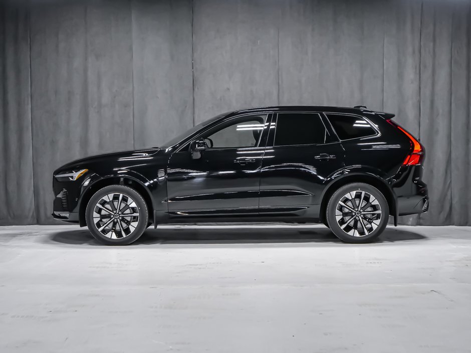 Volvo XC60 Plus (Dark Theme) 2027-2