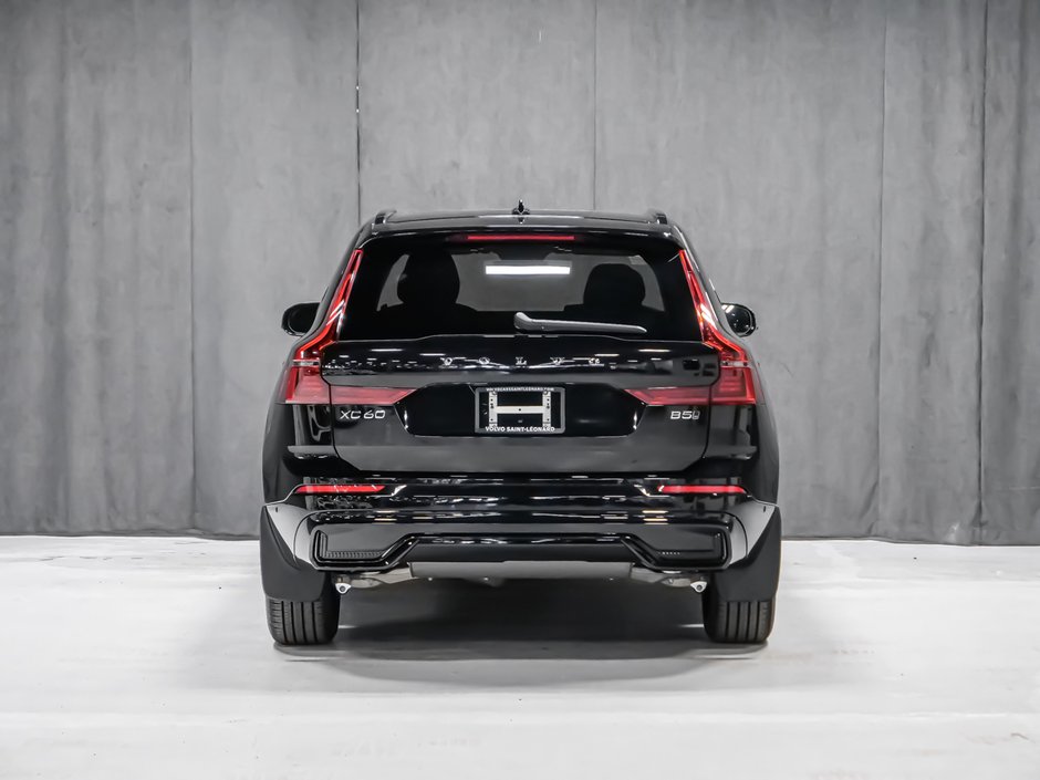 2027 Volvo XC60 Plus (Dark Theme)-4