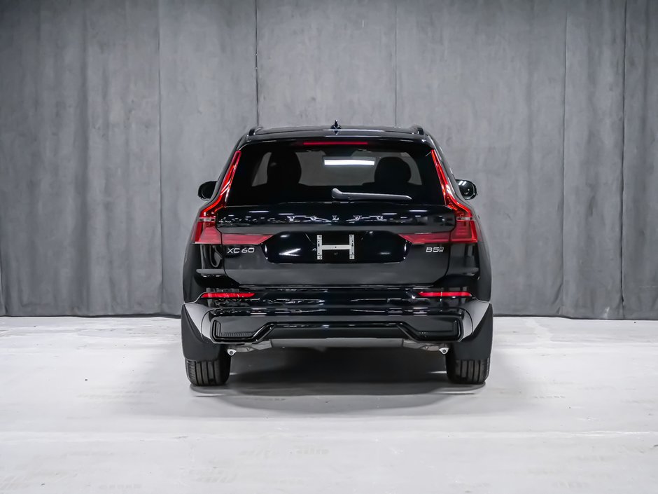 Volvo XC60 Core (Dark Theme) 2027-4