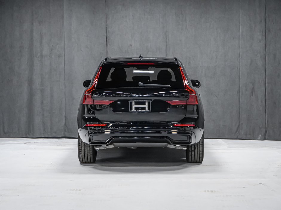 2027 Volvo XC60 Plus Black Edition-4
