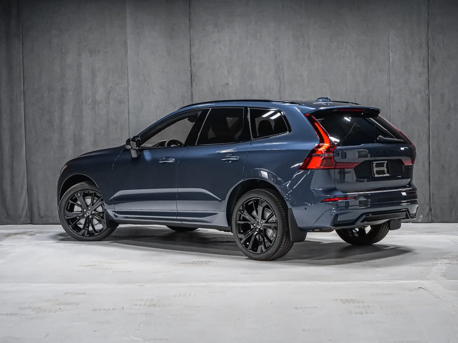 2027 Volvo XC60 Plus Black Edition-3