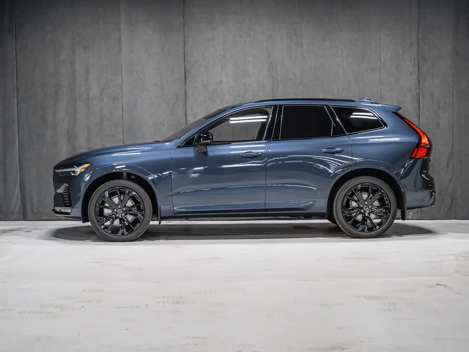 2027 Volvo XC60 Plus Black Edition-2