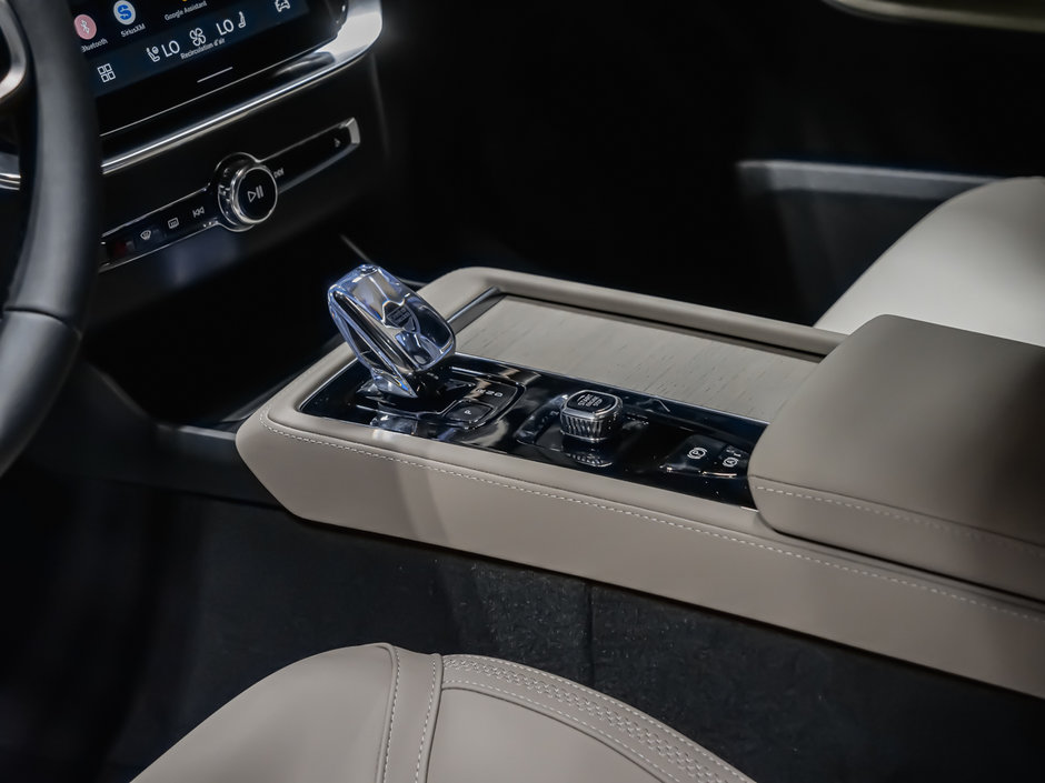 Volvo XC90 2025.5 PLUG-IN HYBRID Core 2025-8