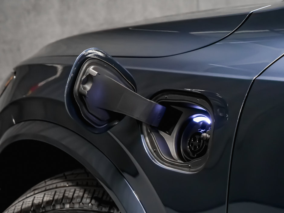 Volvo XC90 2025.5 PLUG-IN HYBRID Core 2025-5