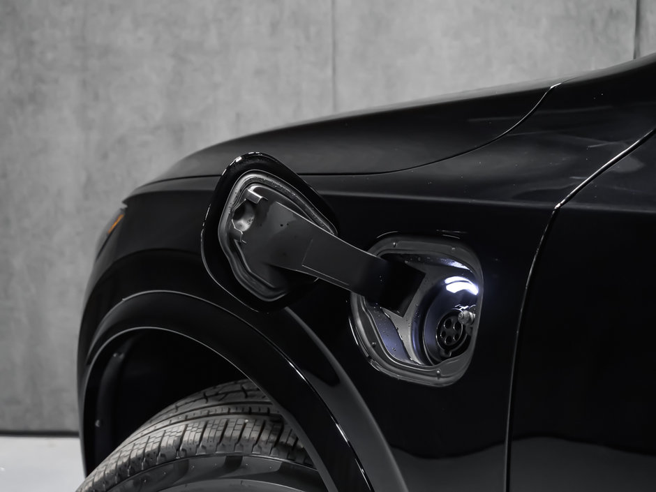 Volvo XC90 2025.5 PLUG-IN HYBRID Ultra 2025-5