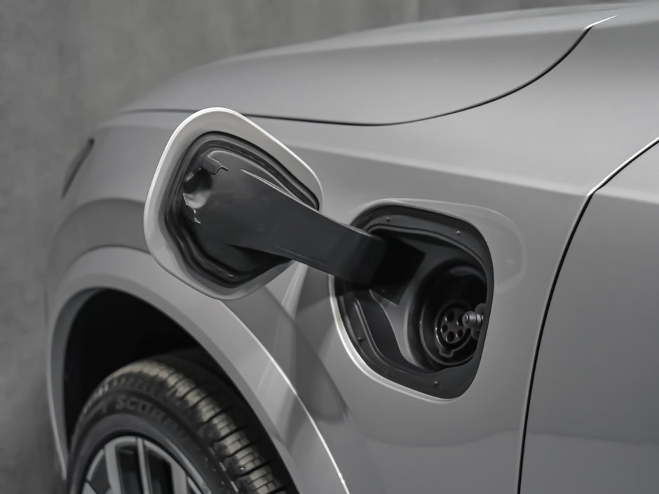 Volvo XC90 2025.5 PLUG-IN HYBRID Plus 2025-10