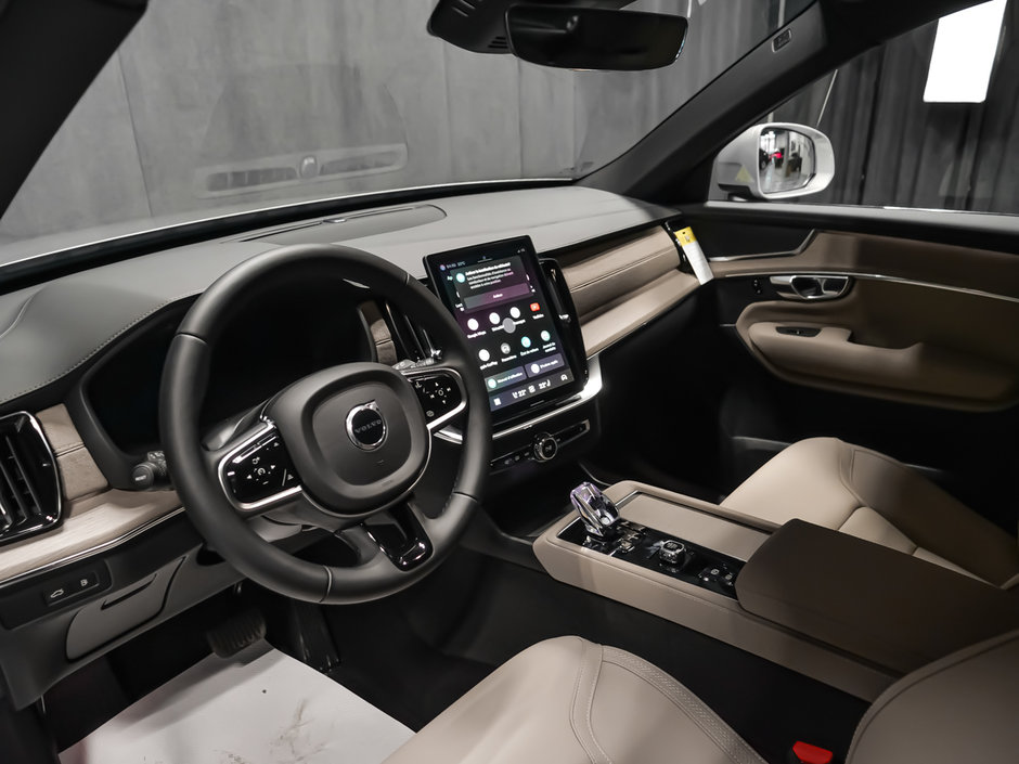 Volvo XC90 2025.5 PLUG-IN HYBRID Plus 2025-11