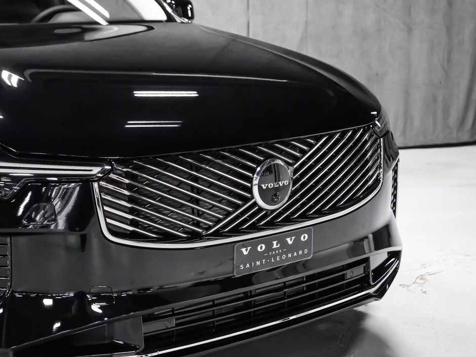2025 Volvo XC90 PLUG-IN HYBRID Plus Bright Theme-15