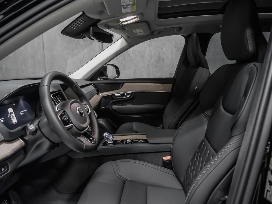 2025 Volvo XC90 PLUG-IN HYBRID Plus Bright Theme-16