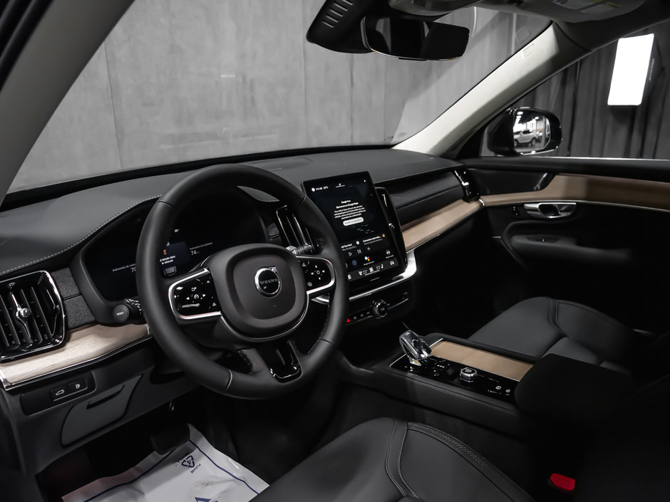 2025 Volvo XC90 PLUG-IN HYBRID Plus Bright Theme-7