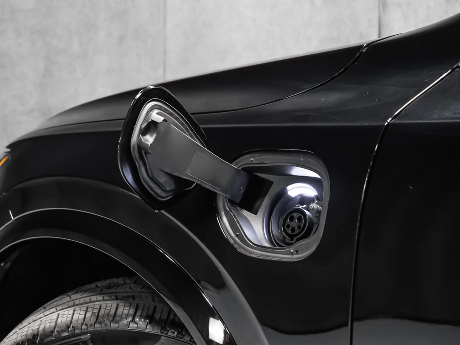2025 Volvo XC90 PLUG-IN HYBRID Plus Bright Theme-6