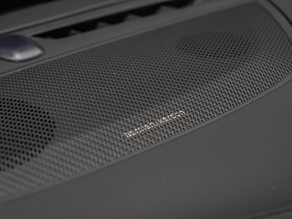2025 Volvo XC90 PLUG-IN HYBRID Ultra Bright Theme-13