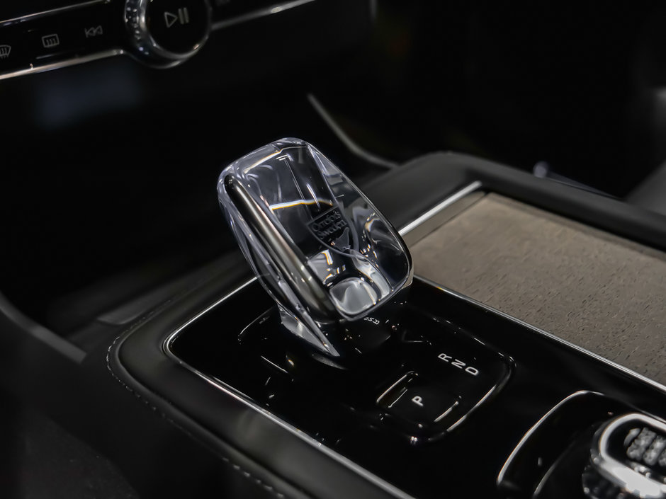 2025 Volvo XC90 PLUG-IN HYBRID Ultra Bright Theme-15