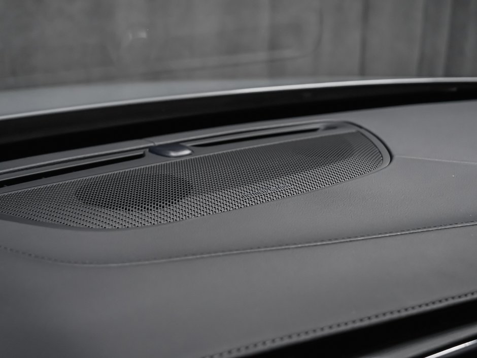 2025 Volvo XC90 Plug-In Hybrid T8 ULTRA BRIGHT-6