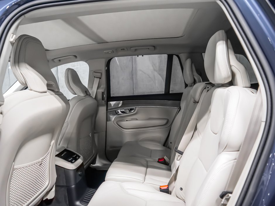 2026 Volvo XC90 Plug-In Hybrid Ultra Dark Theme-14