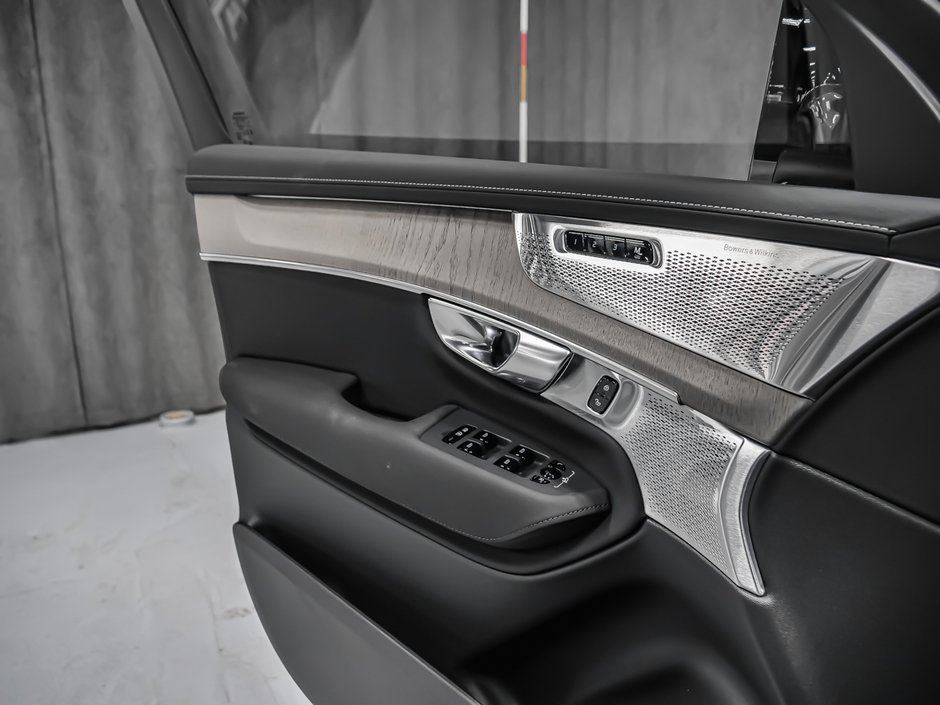 2026 Volvo XC90 Plug-In Hybrid Ultra 7-Seater (Bright Theme)-12