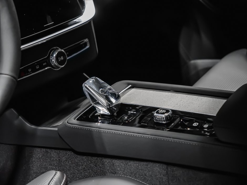 2026 Volvo XC90 Plug-In Hybrid Ultra 7-Seater (Bright Theme)-10