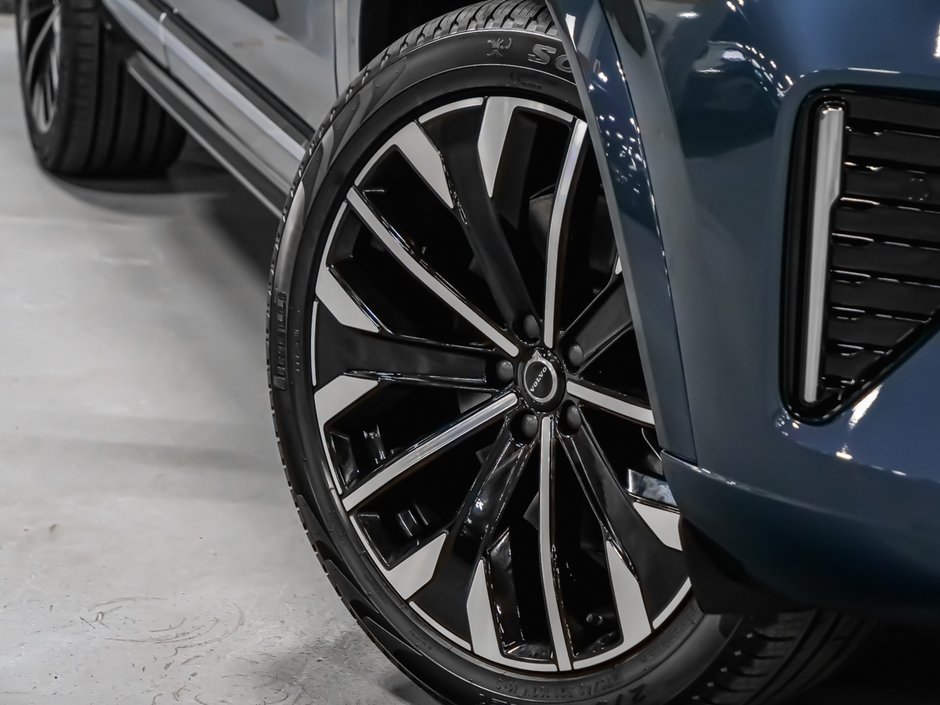Volvo XC90 Plug-In Hybrid Core Bright Theme 2026-13