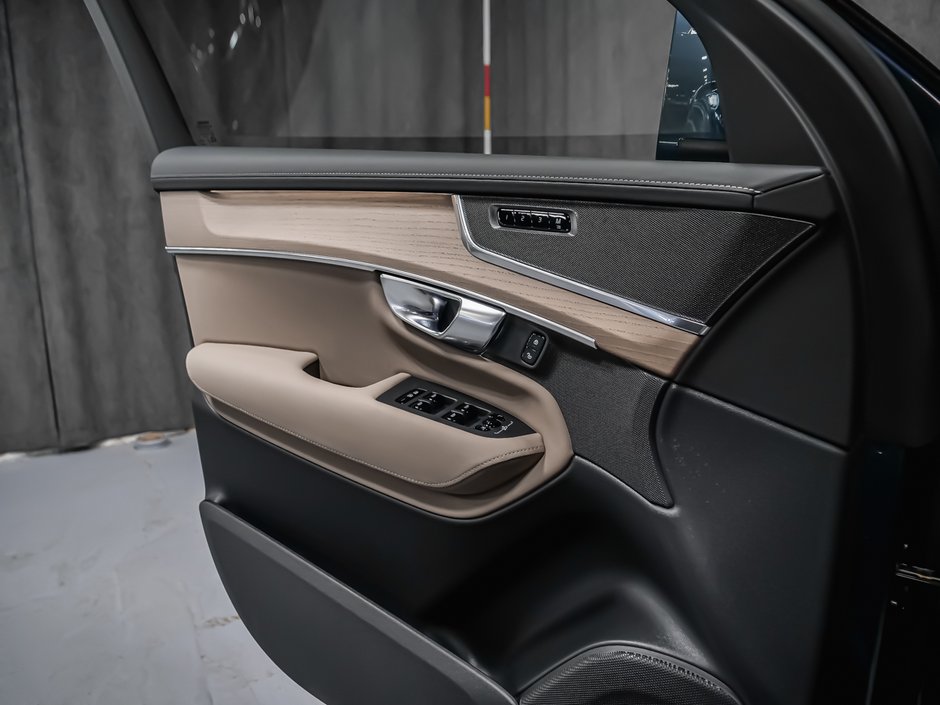 Volvo XC90 Plug-In Hybrid Core Bright Theme 2026-9