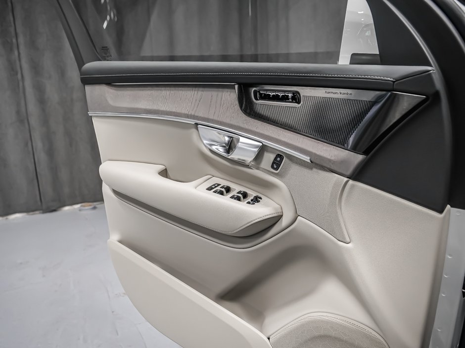 Volvo XC90 Plug-In Hybrid Ultra 7-Seater (Bright Theme) 2026-9