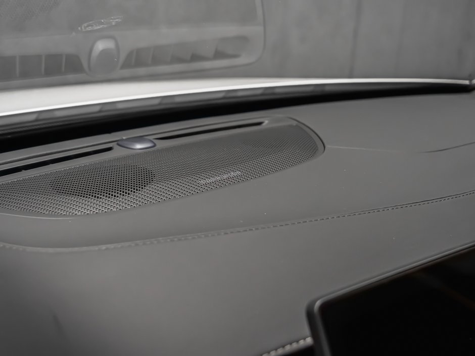 Volvo XC90 Plug-In Hybrid Ultra 7-Seater (Bright Theme) 2026-11