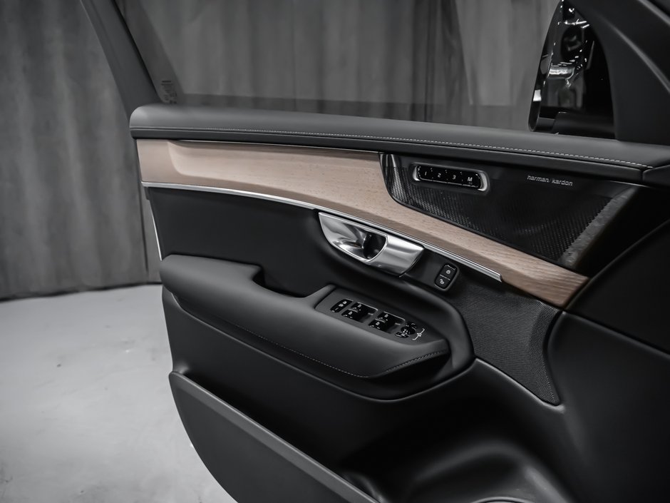 2026 Volvo XC90 Plug-In Hybrid Plus 7-Seater (Dark Theme)-9
