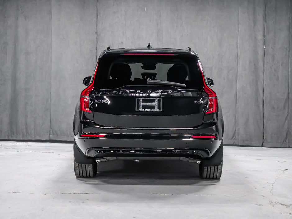 2026 Volvo XC90 Plug-in hybrid Ultra 7-Seater (Dark Theme)-5