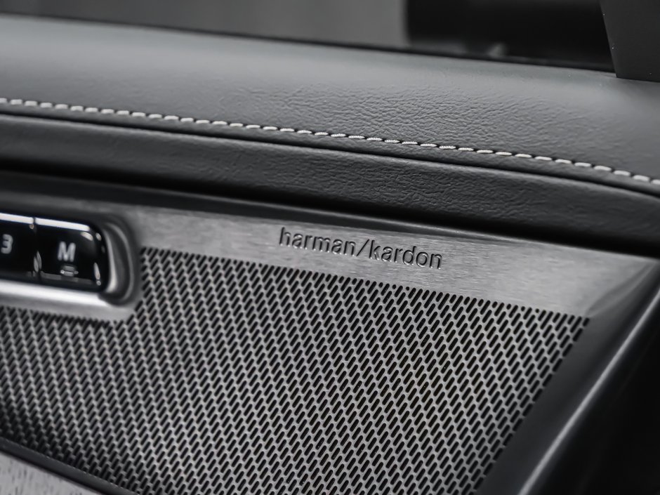 Volvo XC90 Plug-in hybrid Plus 7-Seater (Bright Theme) 2026-10