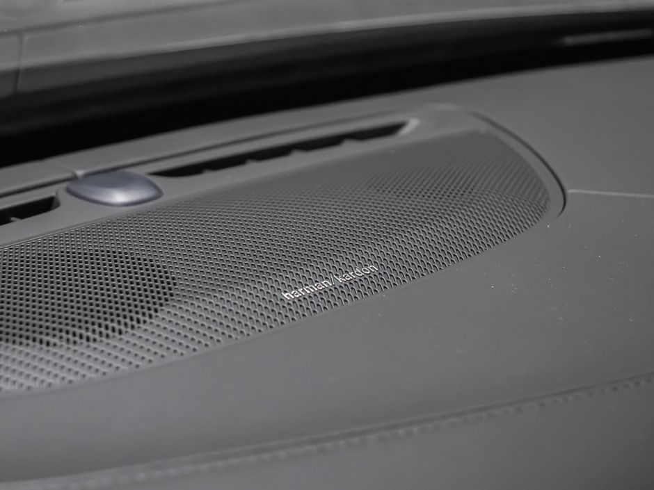 Volvo XC90 Plug-in hybrid Plus 7-Seater (Bright Theme) 2026-11