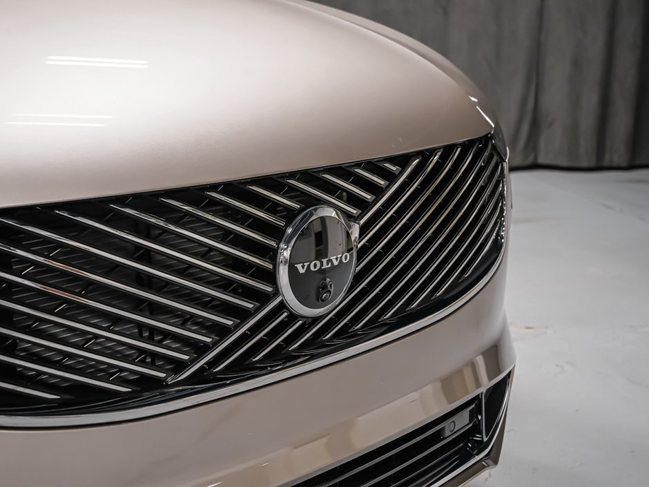 2026 Volvo XC90 Plug-in hybrid Plus 7-Seater (Bright Theme)-7